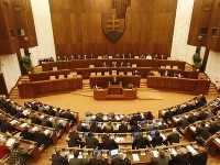 Parlamen schválil euroval Parlamen schválil euroval