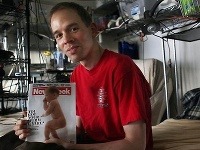 Trent je mnohonásobným otcom, so svojimi potomkami sa však nestretáva
