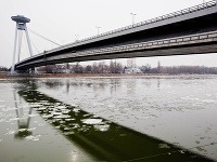 Ľadové kryhy na Dunaji Ľadové kryhy na Dunaji