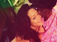 Rihanninu starú mamu si cez Twitter ucti aj jej expriateľ Chris Brown
