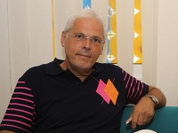 Karol Farkašovský sa riadi heslom, že každému sa raz všetko vráti. Karol Farkašovský sa riadi heslom, že každému sa raz všetko vráti.