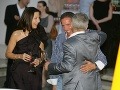 Václav Mika sa na akcii zvítal s bývalou moderátorkou Silviou Kušnírovou a s jej priateľom. Václav Mika sa na akcii zvítal s bývalou moderátorkou Silviou Kušnírovou a s jej priateľom.