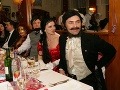 Hostitelia plesu - Ľudovít Kaník s manželkou a svojimi rodičmi. Hostitelia plesu - Ľudovít Kaník s manželkou a svojimi rodičmi.