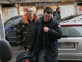 Sedačku pre malého Markusa niesol do nemocnice Richardov manažér Adnan Hamzič.