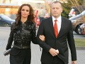 Andrea Heringhová a Boris Kollár čakajú spolu druhé dieťa. Tmavovláska maskuje rastúce bruško pod voľnými šatami. 