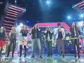 Hneď v úvode premiérového živého prenosu Hlasu Československa si zaspieval Josef Vojtek so svojim tímom.