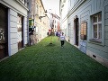 Prvýkrát sa niečo podobné uskutočnilo v Nemecku v 70-tych rokoch, keď sa projekt stretol s veľkou odozvou. "Smutné je na tom to, že ak to spravíme dnes, má to tú istú silu. Hoci sme sa posunuli o 40 rokov, problém je presne ten istý," dodal iniciátor.