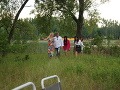 Farmári si mysleli, že Monika si ich pozve k sebe domov, preto sa patrične vyobliekali. 