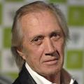 Hviezda seriálu Kung Fu David Carradine sa obesil!