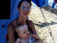 Medzi utečencami je mnoho mladých ľudí s deťmi, ktorí prišli o všetko. Medzi utečencami je mnoho mladých ľudí s deťmi, ktorí prišli o všetko.