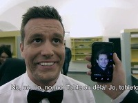 Dvojník Haris v porovnaní s originálnym Jimom Carreym. No istá (veľmi malá) podoba tam je... Dvojník Haris v porovnaní s originálnym Jimom Carreym. No istá (veľmi malá) podoba tam je...