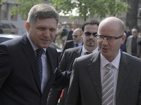 Predseda vlády SR Robert Fico a predseda vlády ČR Bohuslav Sobotka. Predseda vlády SR Robert Fico a predseda vlády ČR Bohuslav Sobotka.