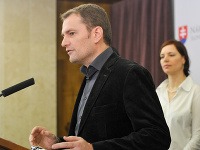 Predseda hnutia OĽaNO - NOVA Igor Matovič počas TB hnutia OĽaNO - NOVA na tému: Výzva poslancom strán Most-Híd a Sieť Predseda hnutia OĽaNO - NOVA Igor Matovič počas TB hnutia OĽaNO - NOVA na tému: Výzva poslancom strán Most-Híd a Sieť