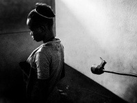 Kongo, Obeť sexuálneho násilia v MAGNA zdravotníckom centre v Kinshase, KDR.
Kongo, Obeť sexuálneho násilia v MAGNA zdravotníckom centre v Kinshase, KDR.