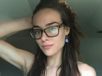 Morgan Mikenasová Morgan Mikenasová