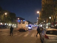 Streľba sa odohrala na bulvári Champs-Élysées v Paríži. Streľba sa odohrala na bulvári Champs-Élysées v Paríži.