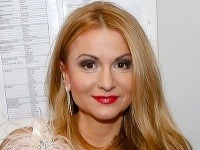 Yvetta Blanarovičová mala vážnu autonehodu. Yvetta Blanarovičová mala vážnu autonehodu.