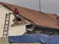 Poškodilo 15 domov. Poškodilo 15 domov.