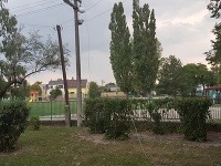 Poškodený kábel. Poškodený kábel.
