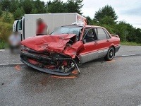 Pri nehode došlo k prevráteniu sanitky Pri nehode došlo k prevráteniu sanitky