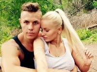 Eva Zelníková so snúbencom Matúšom. Eva Zelníková so snúbencom Matúšom.