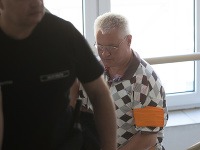 Obvineného z vraždy Miroslava predvádzajú pred sudcu Obvineného z vraždy Miroslava predvádzajú pred sudcu