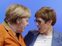 Angela Merkelová a Annegret Krampová-Karrenbauerová Angela Merkelová a Annegret Krampová-Karrenbauerová