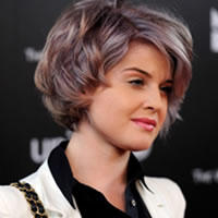 Kelly Osbourne s vlasmi d�chodkyne