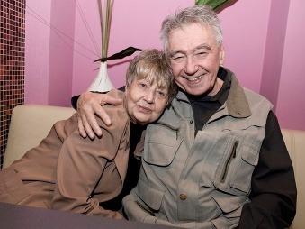Takto vyzerajú hlavní predstavitelia rozprávky Mária Kyselková a Josef Zíma po 50 rokoch.