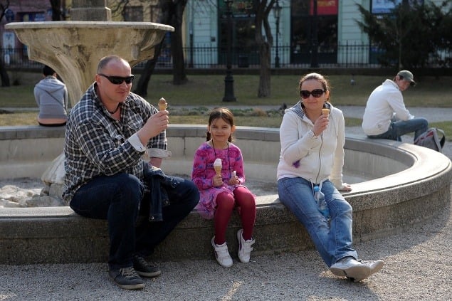 Michal s rodinkou vyrazil za zmrzlinou do centra už druhý víkend po sebe.