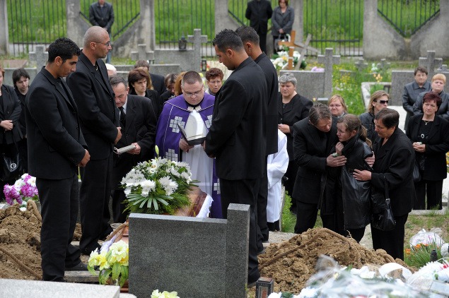 Pohreb Moniky Lukáčovej