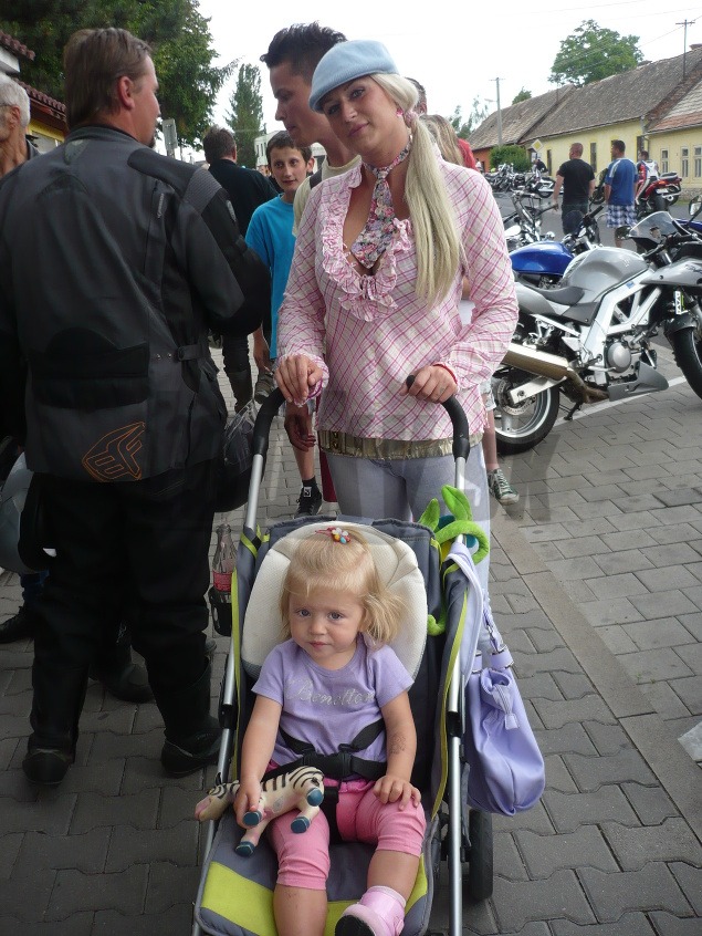 kovac-krik-farma-drama-frckova-motorkarsky-zraz-foto--archiv-JF.jpg
