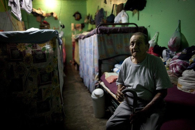 Väzeň Jesus Hugo Hernandez má už 85 rokov. Takto vyzerá jeho príbytok.