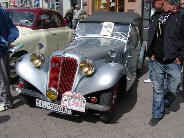 Nablýskané veterány a motorky