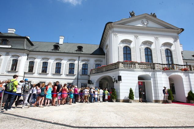 Brány Prezidentského paláca otvára Ivan Gašparovič každoročne. Sprístupňuje tak priestory, v ktorých pracuje spolu s prvou dámou.