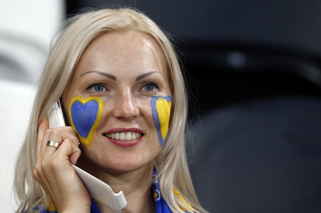 Domáca Ukrajina nemala o fanúšičky v hľadisku núdzu.