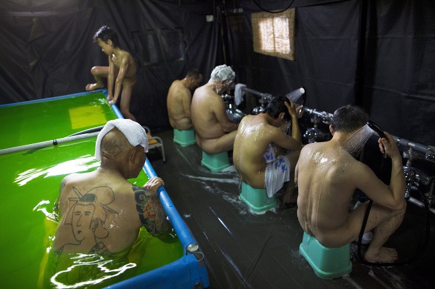 V evakuačnom centre zriadili mužom tradičné kúpele.