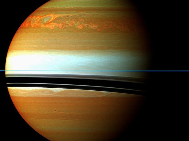 Búrka na Saturne.