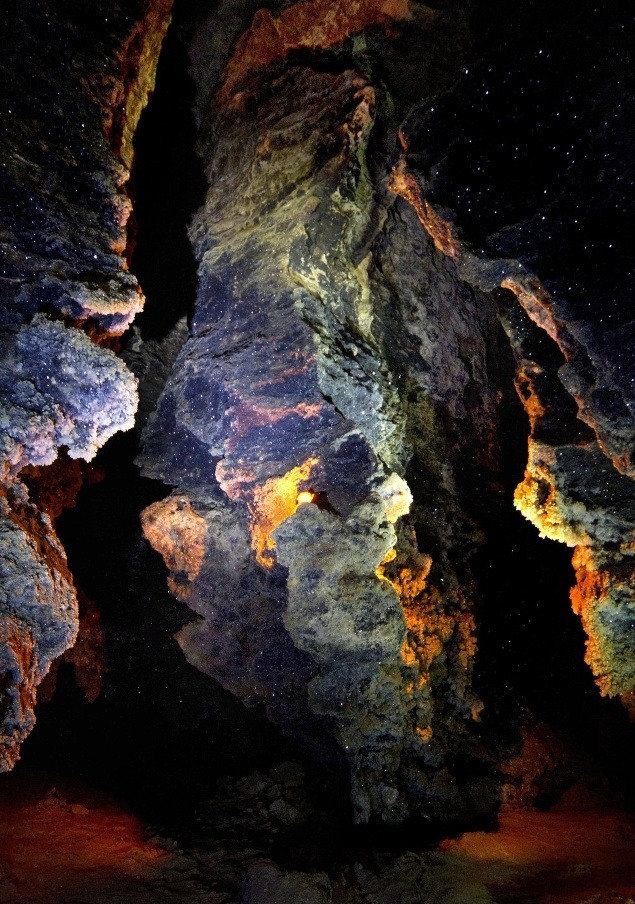 Jaskyňa sa nachádza v oblasti Ternopil a je známa svojimi nádhernými kryštálmi.