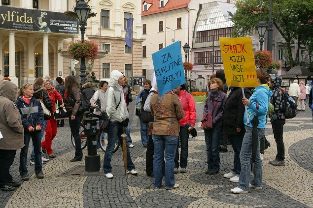 Pochod učiteľov na Hviezdoslavovom