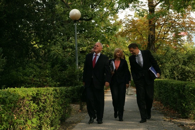 Ministri Kažimír, Čaplovič a Zvolenská si cestou podebatovali