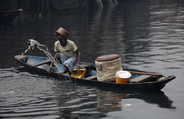 Chudobní Nigérijčania nemajú kam ísť, vysťahovaním by prišli o strechu nad hlavou tisíce.