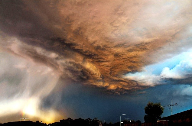 Búrka pri predmestí Melbourne.