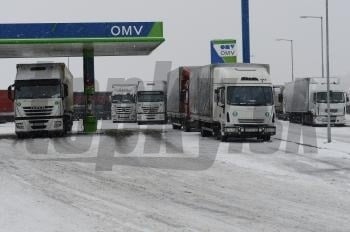 Odstavené kamióny na pumpe pri Rusovciach