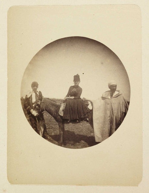 Žena jazdiaca na somárovi, okolo roku 1890.