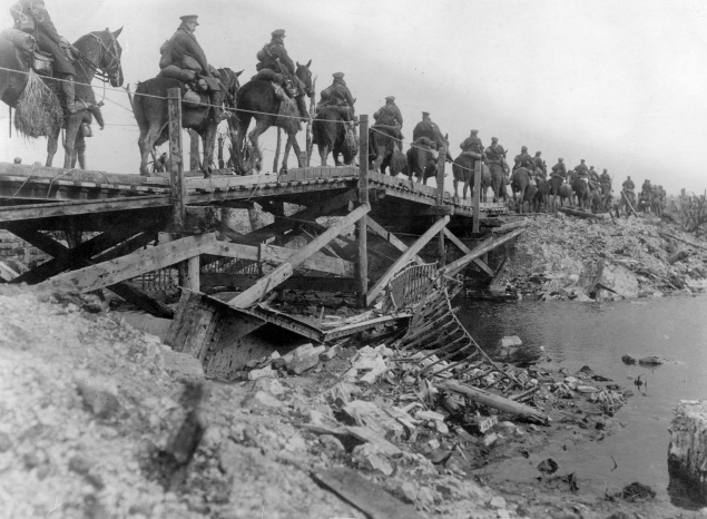 Nemci sa snažili spojencom ich snahu maximálne sťažiť. Pri ústupe ničili mosty.