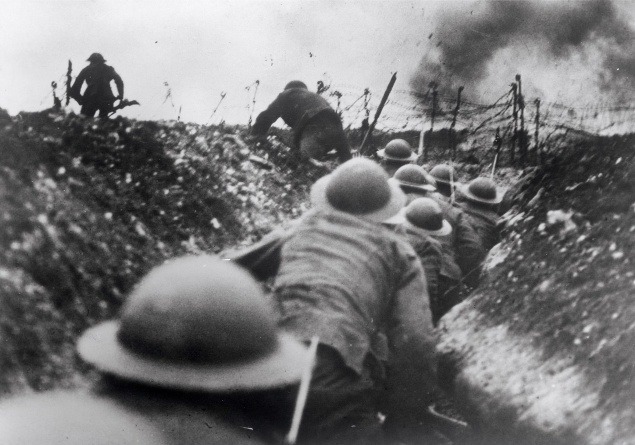 Briti precenili svoje sily aj taktiku a už počas prvej hodiny bitky prišli o 30-tisíc mužov.