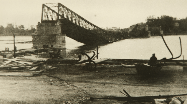 Zničený Štefánikov most