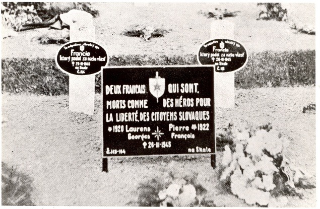 Pôvodné pomníky francúzskych partizánov, ktorí padli za našu slobodu na cintoríne v Priekope pri Martine