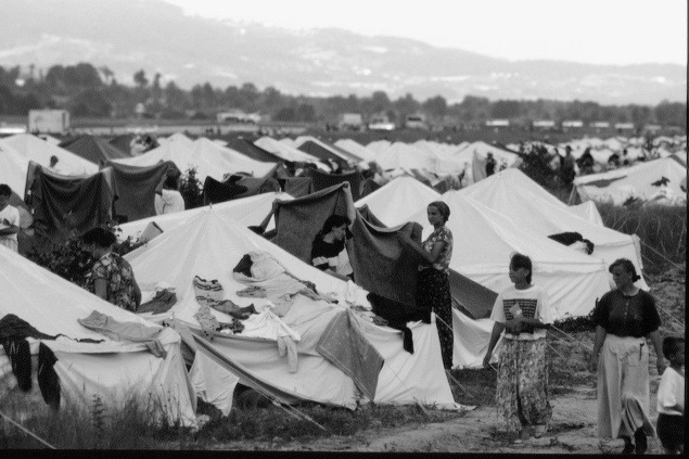 Utečenecký tábor v Tuzle. Takto to v ňom vyzeralo 15. júla 1995.